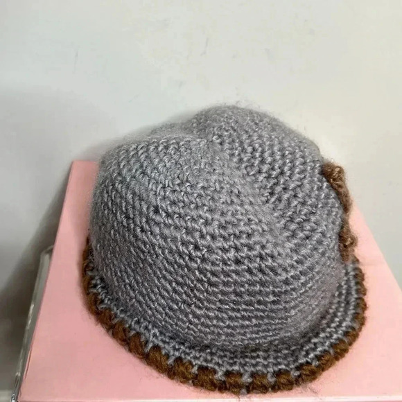Women’s Knit Cap - Picture 4 of 7